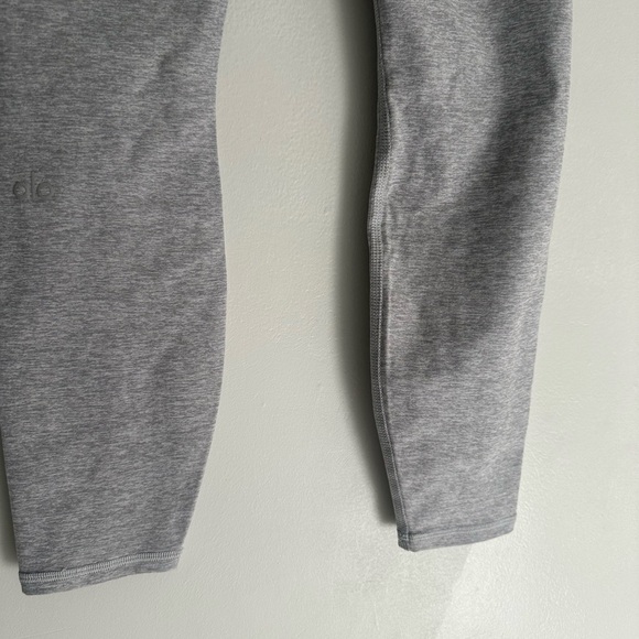 ALO Yoga Women's Gray Leggings - Picture 4 of 7